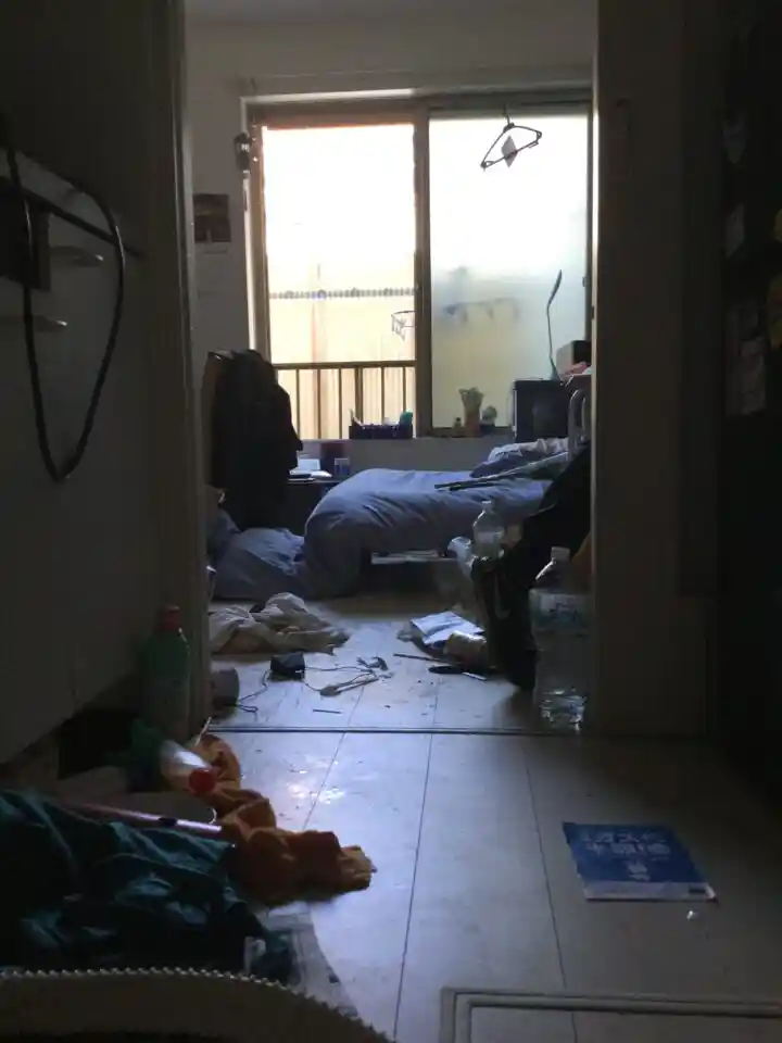 港区の特殊清掃前のお部屋