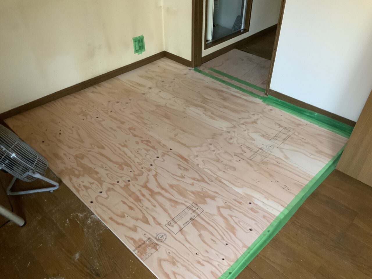 においがなくなったら空間洗浄のためにオゾンを使用する様子