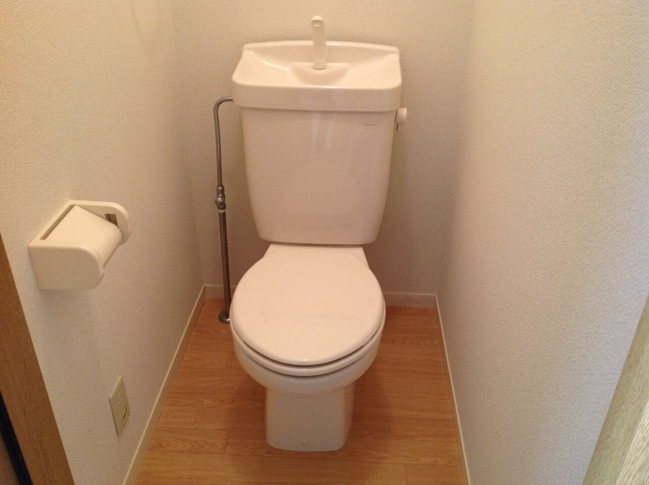 板橋区の特殊清掃現場のトイレが仕上がったときの様子